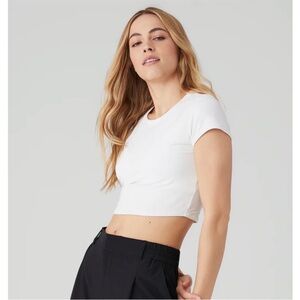 Alo yoga butter soft crop tee
